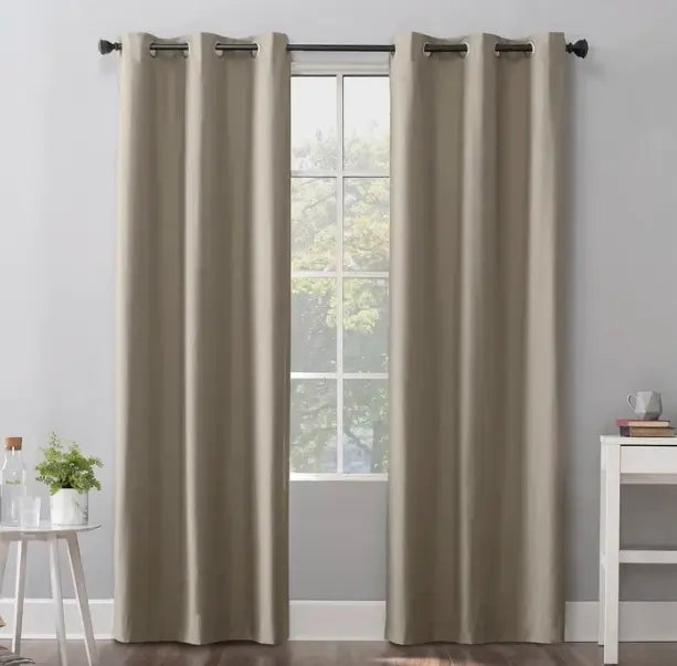 Blackout-white (85%)